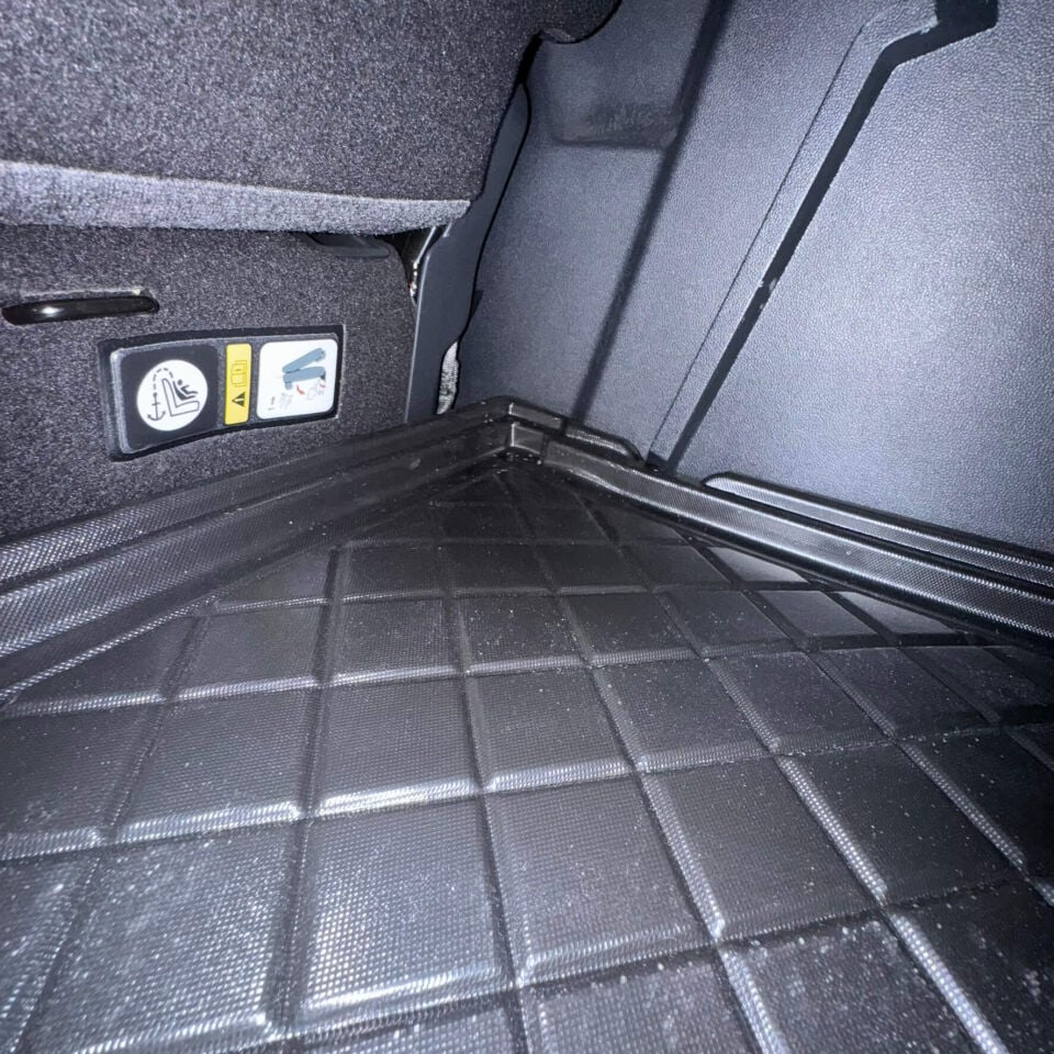 Ford Tourneo Courier 2024 Sonrası Bagaj Havuzu